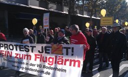 Demo gegen Fluglärm in Mainz
